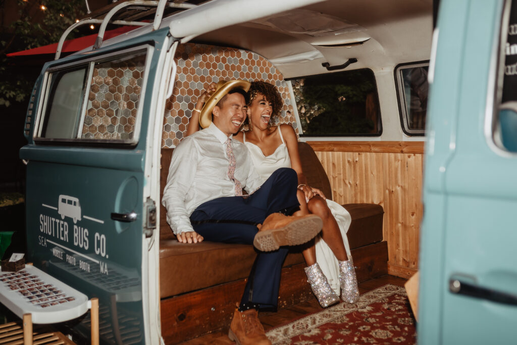georgetown wedding couple in bus photo booth