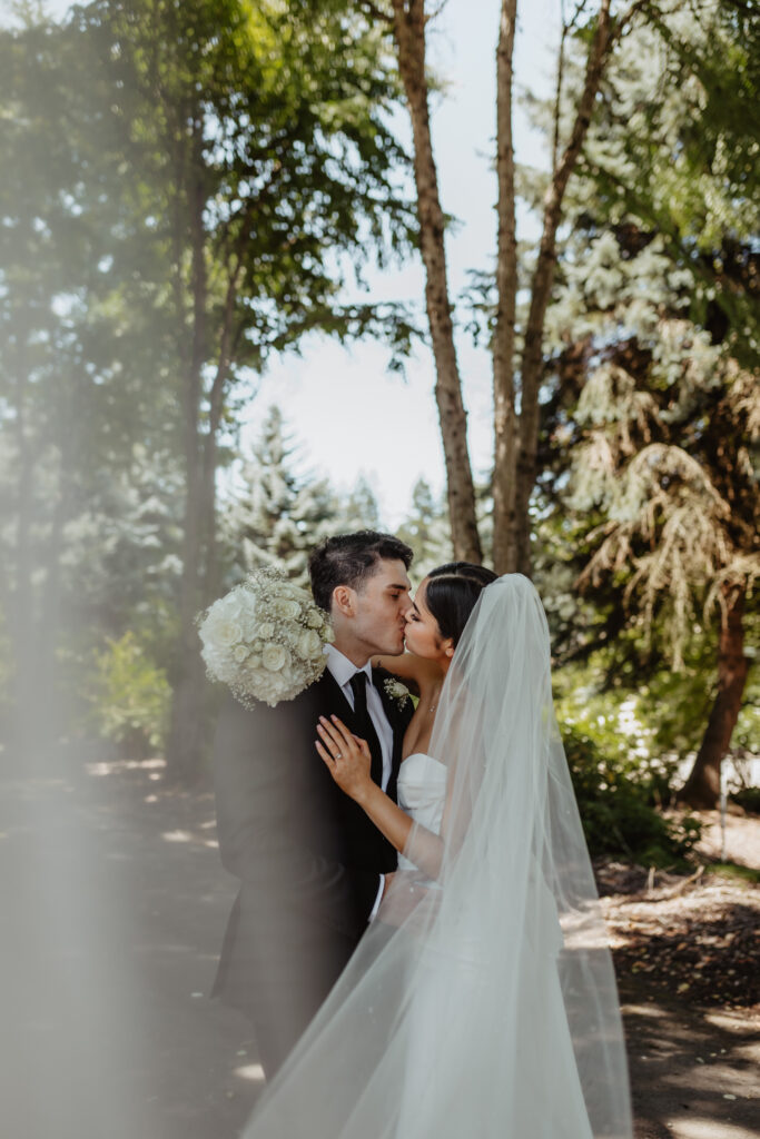 liljebeck farms wedding couple